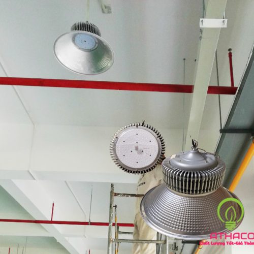 den led nha xuong cong nghiep highbay 200w smd 1 Pxt5pDm3lsg6JgWI8RYp6eovKxis3Uwuru1pM4FJ